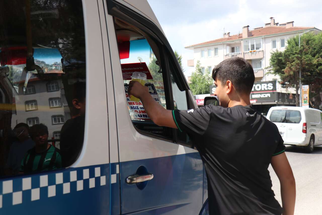 14 yaşında servet kazanıyor! Aylık geliri asgari ücreti 3’e katladı 3